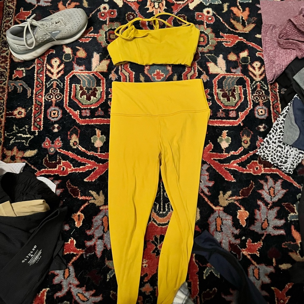 Athletica matching set. Worn only a handful of times. Perfect condition